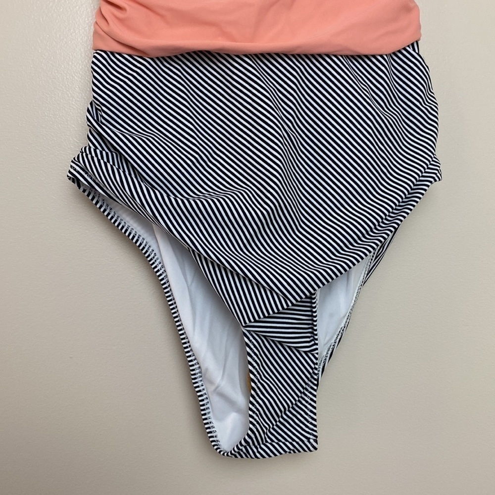 Cupshe Keeping You Accompanied Stripe One-Piece Halter Swimsuit Size M Coral - Picture 4 of 11